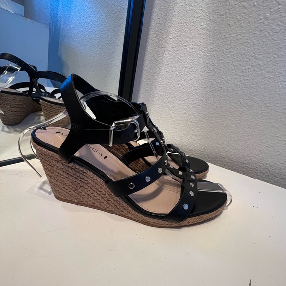 Via Spiga Studded Black Leather Espadrille Wedges Size US 9/EUR 39 silver studs - Picture 6 of 15